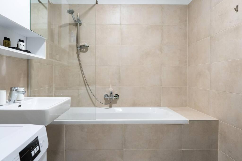 Ferienwohnung 1Br Excellence, Fast To Centre By Hm Wien Exterior foto