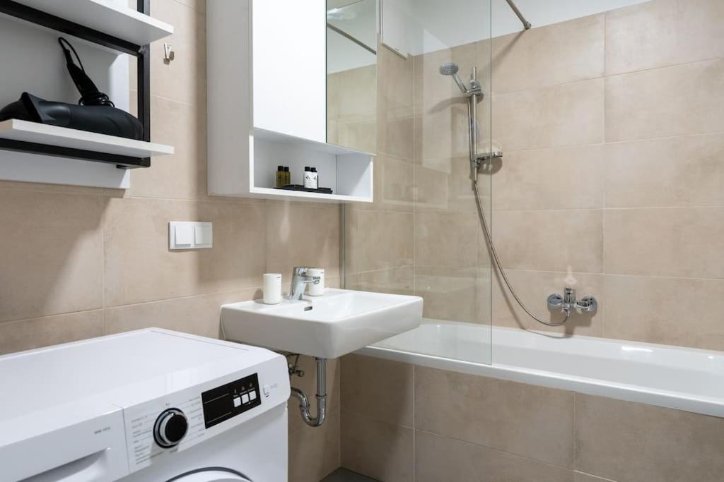 Ferienwohnung 1Br Excellence, Fast To Centre By Hm Wien Exterior foto
