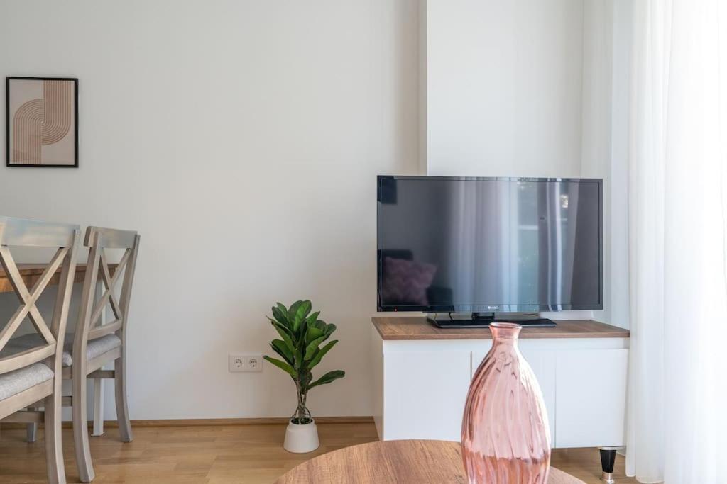 Ferienwohnung 1Br Excellence, Fast To Centre By Hm Wien Exterior foto